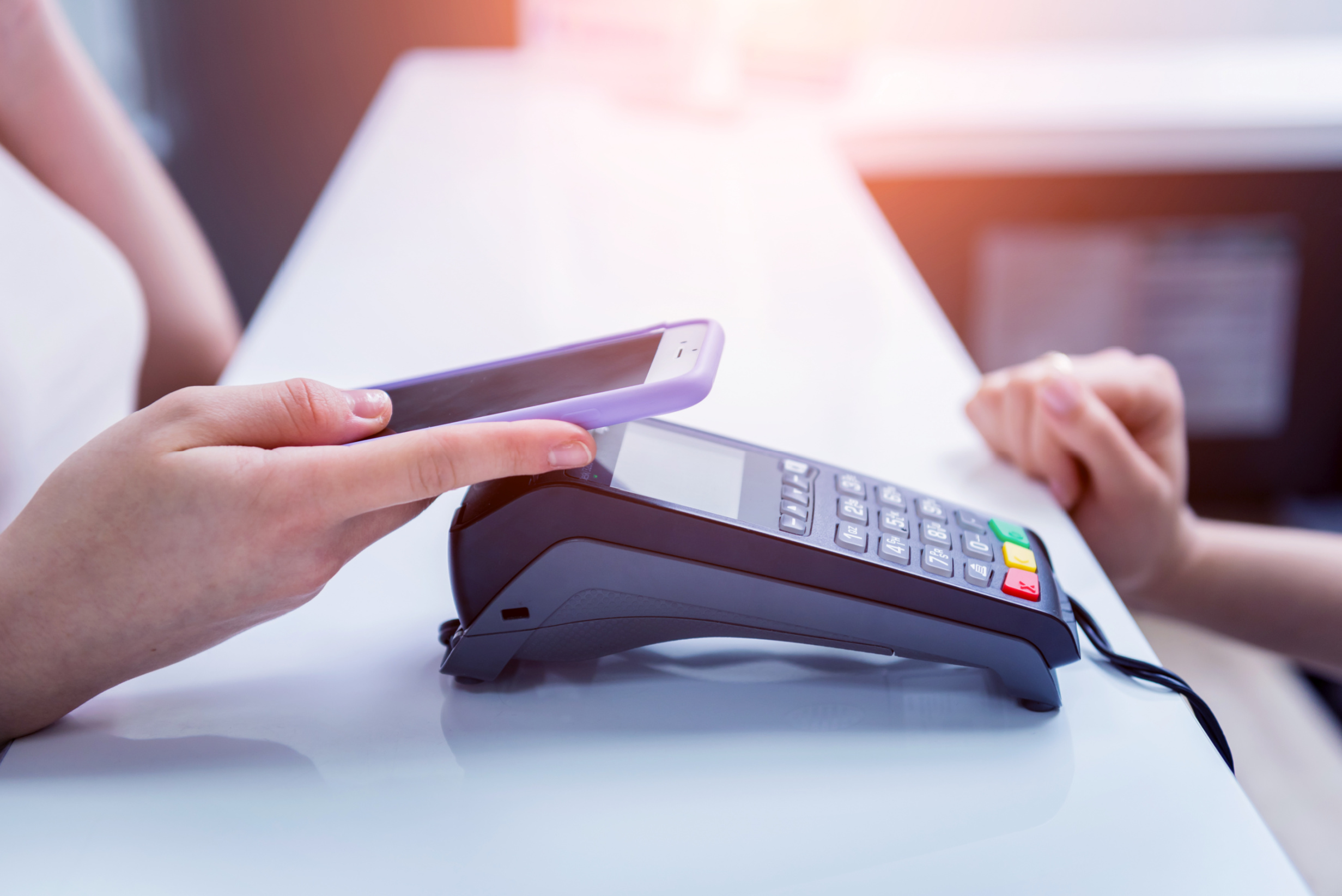 Cash or Card? New York Senator Pushes to Keep Cash an Option Everywhere Image